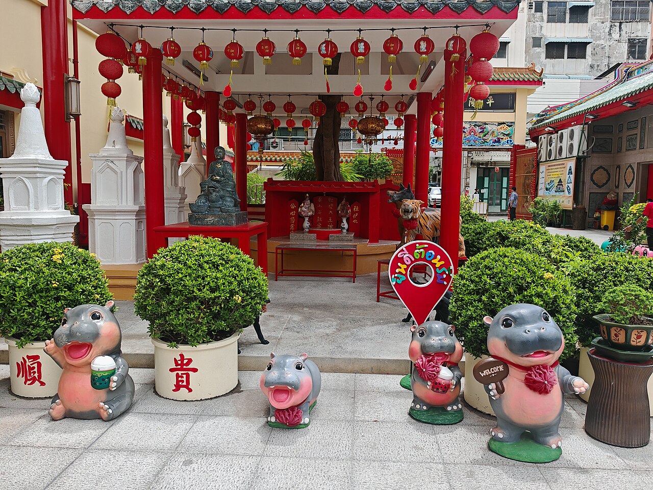 Wat Mangkon Kamalawat: the great Chinese temple of Yaowarat