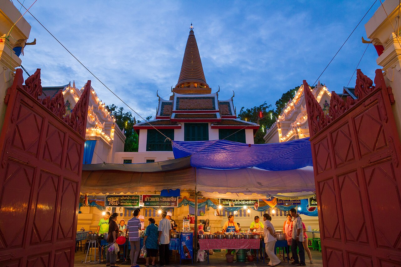 Nakhon Pathom : Phra Pathom Chedi et le temple du dragon Wat Samphran