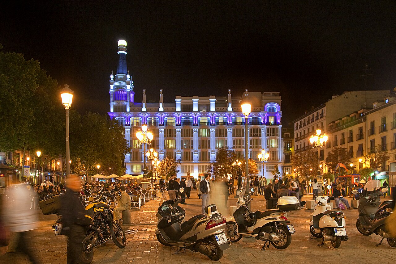 Plaza de Santa Ana in the evening, in the Literary Quarter