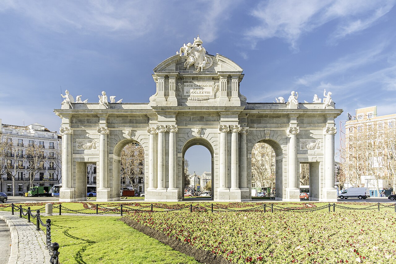 Puerta de Alcalá à Madrid : histoire, photos et comment y aller
