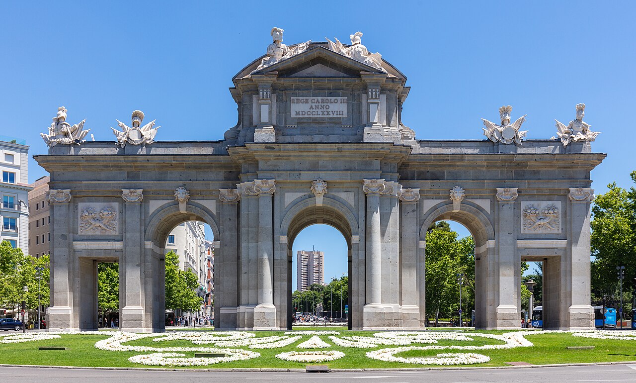 Puerta de Alcalá à Madrid : histoire, photos et comment y aller