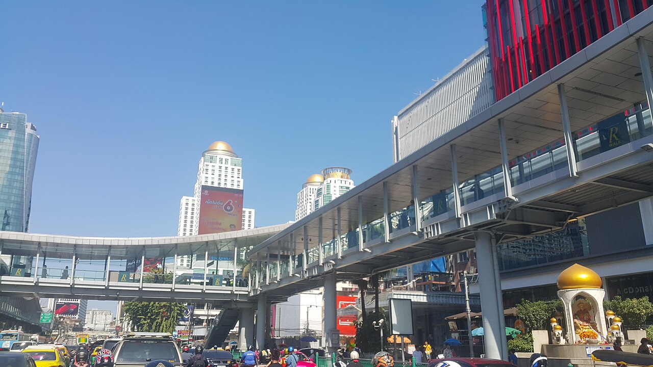 La passerelle piétonne de Ratchaprasong, entre Siam et Chit Lom