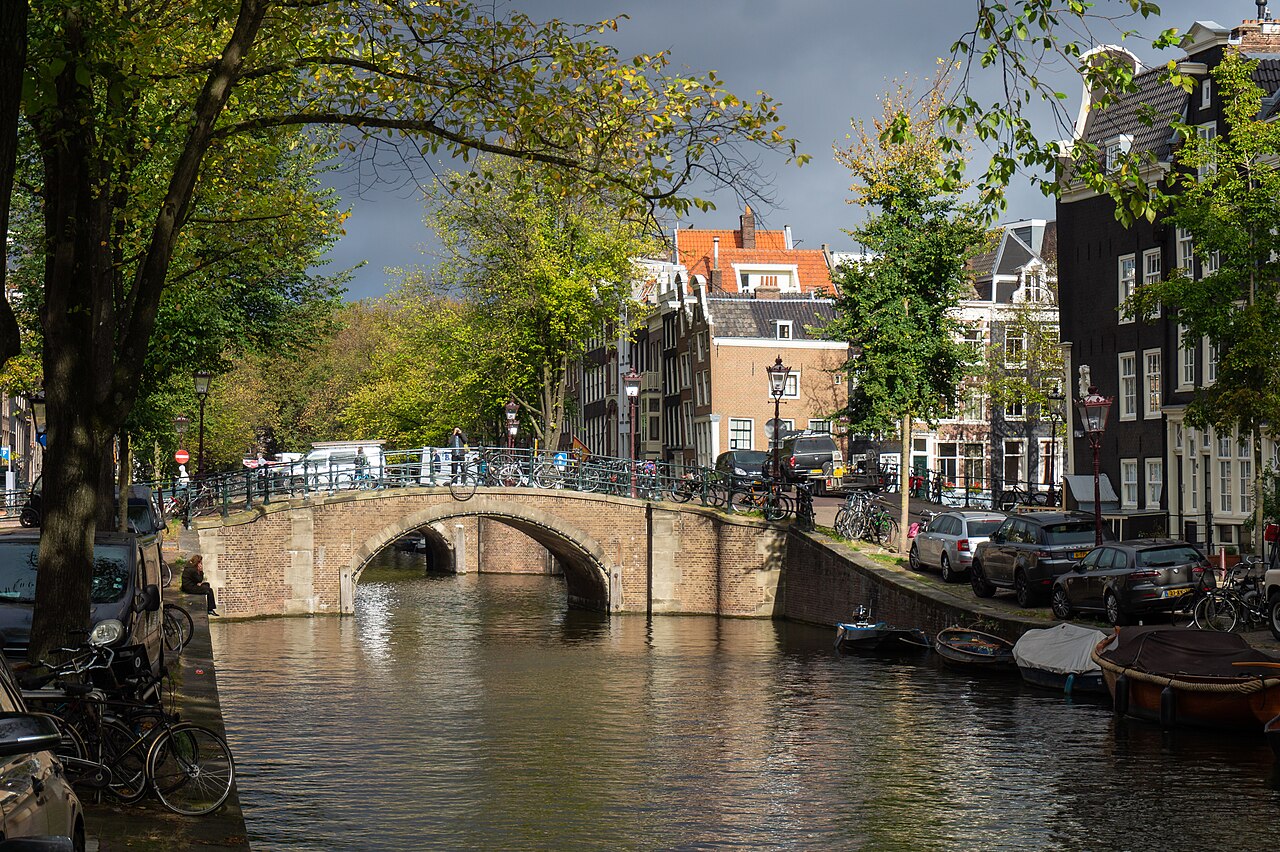 A brick bridge over the Reguliersgracht