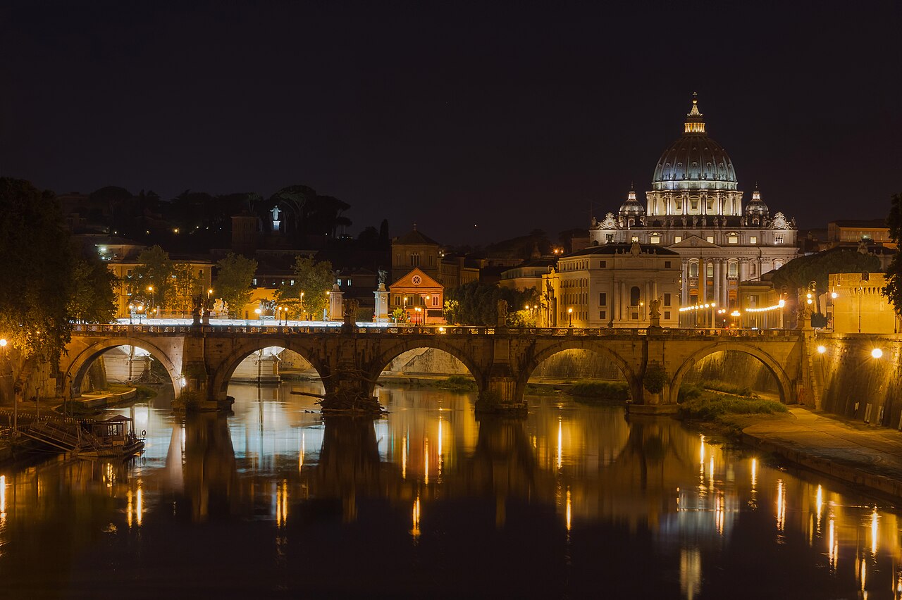 Rome la nuit : que faire le soir, quartiers et monuments illuminés