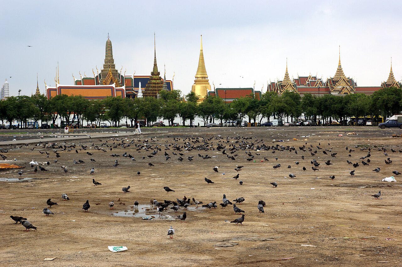 Sanam Luang et les toits du Wat Phra Kaew en arrière-plan
