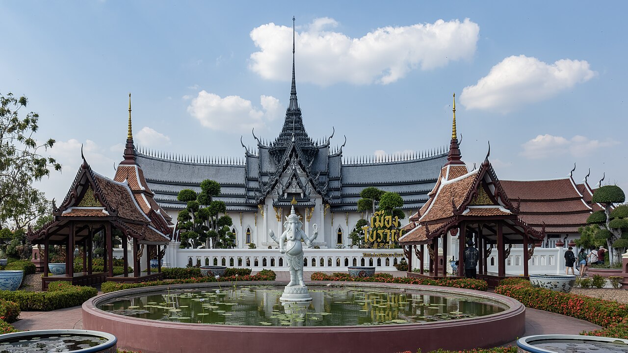 Ancient City (Muang Boran) : la Thaïlande en miniature à vélo
