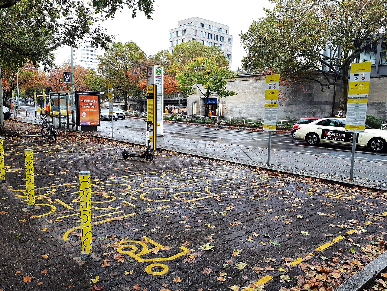 Nollendorfplatz — перекрёсток гей-квартала Шёнеберга