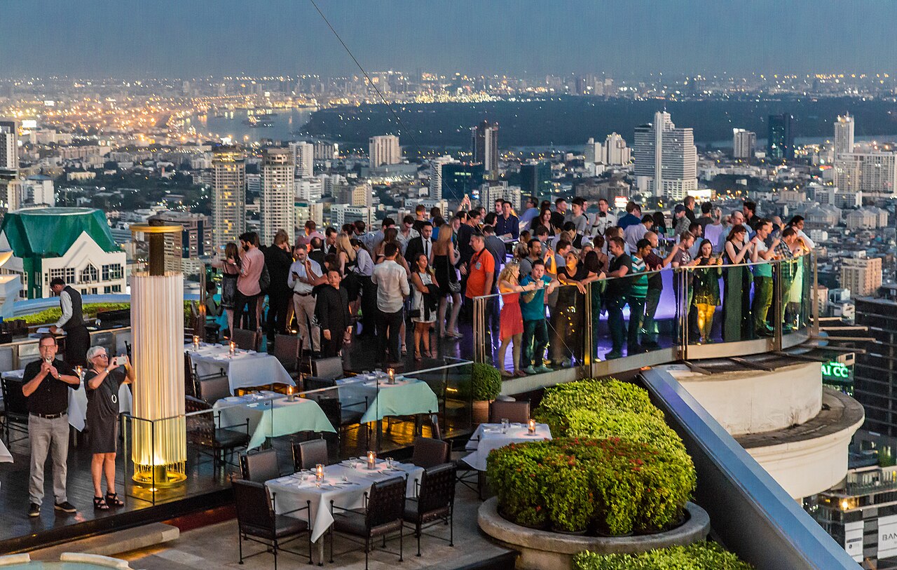Le Sky Bar au sommet de la State Tower, au-dessus du Chao Phraya
