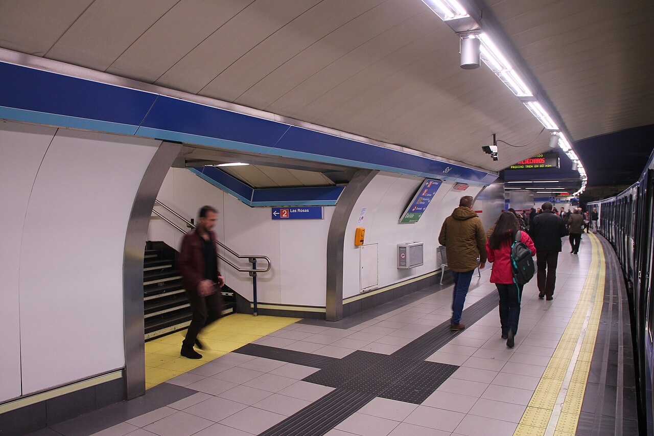 Quai de la ligne 1 à la station Sol du métro de Madrid