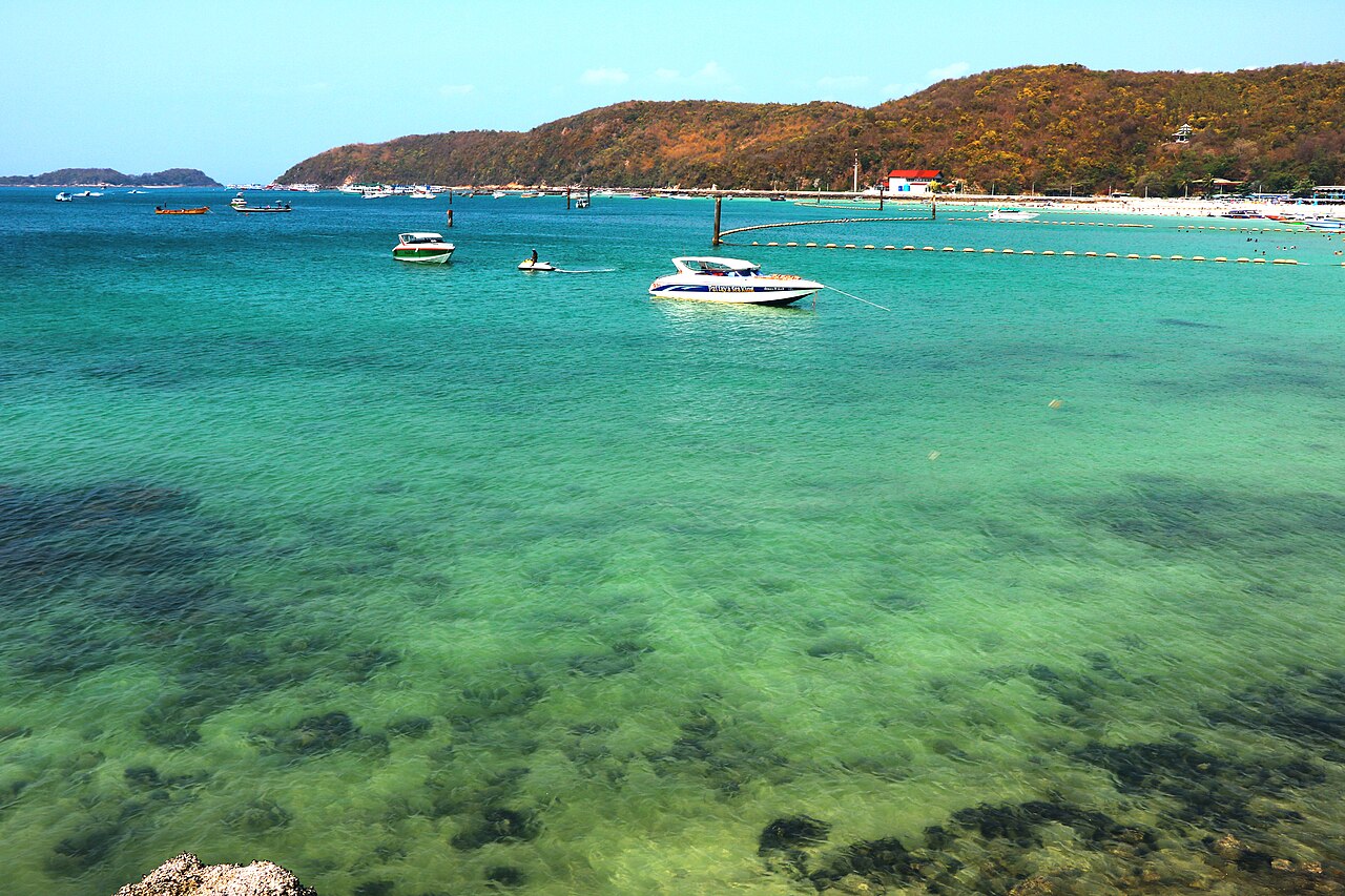 La plage de Tawaen, sur l'île de Koh Larn