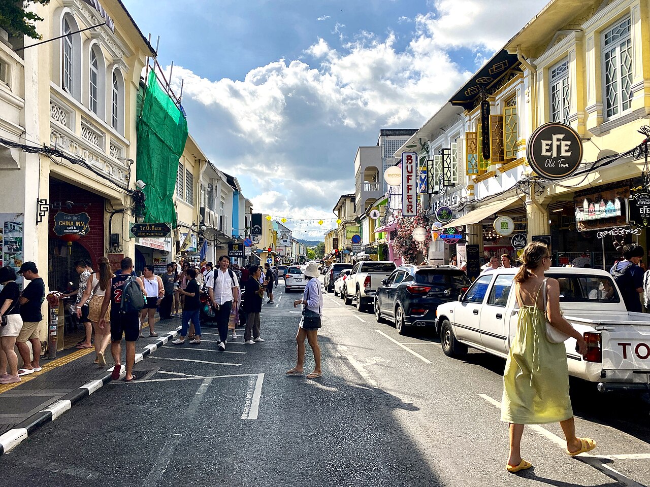 Marché du dimanche de Lard Yai (Walking Street) : horaires, street food et conseils