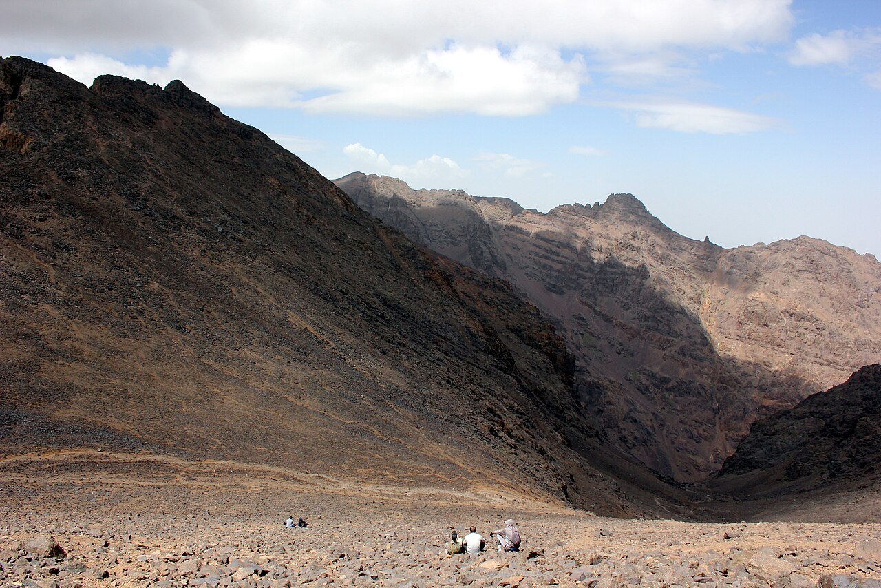 Pentes caillouteuses près du sommet du Toubkal