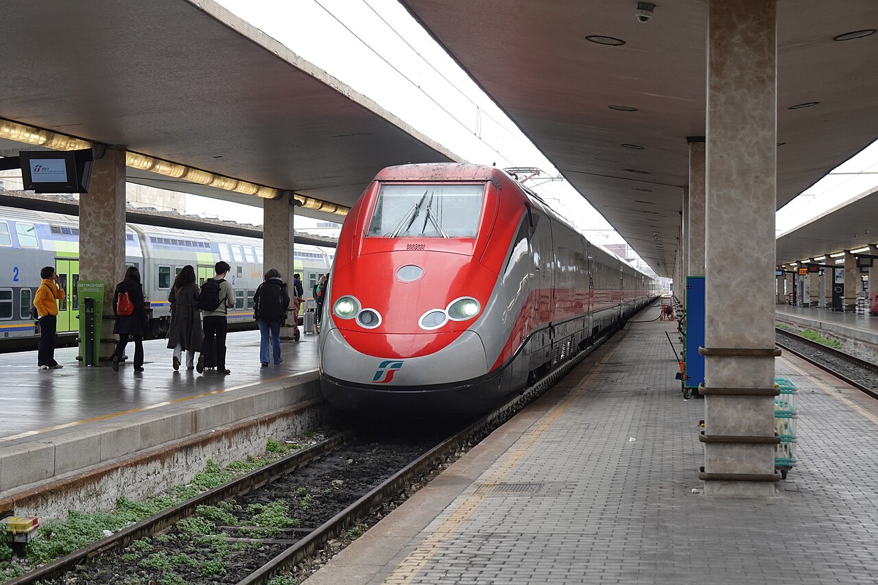 Frecciarossa à quai à la gare de Firenze Santa Maria Novella