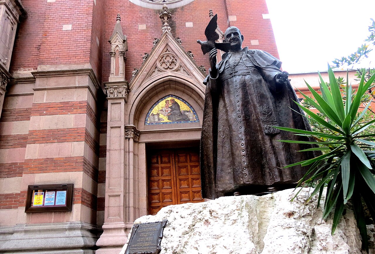 The statue of John XXIII