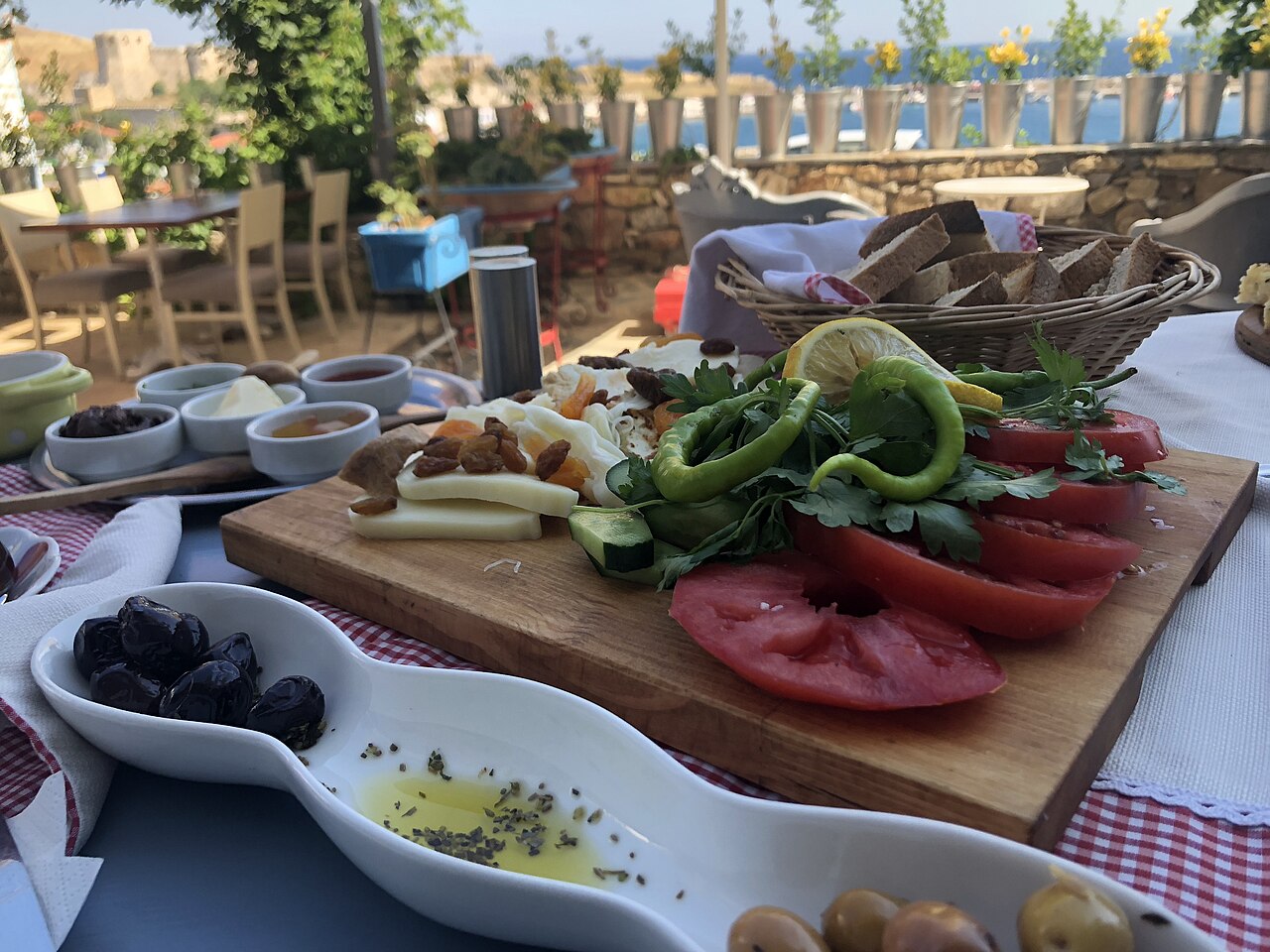 A serpme kahvaltı spread on the table