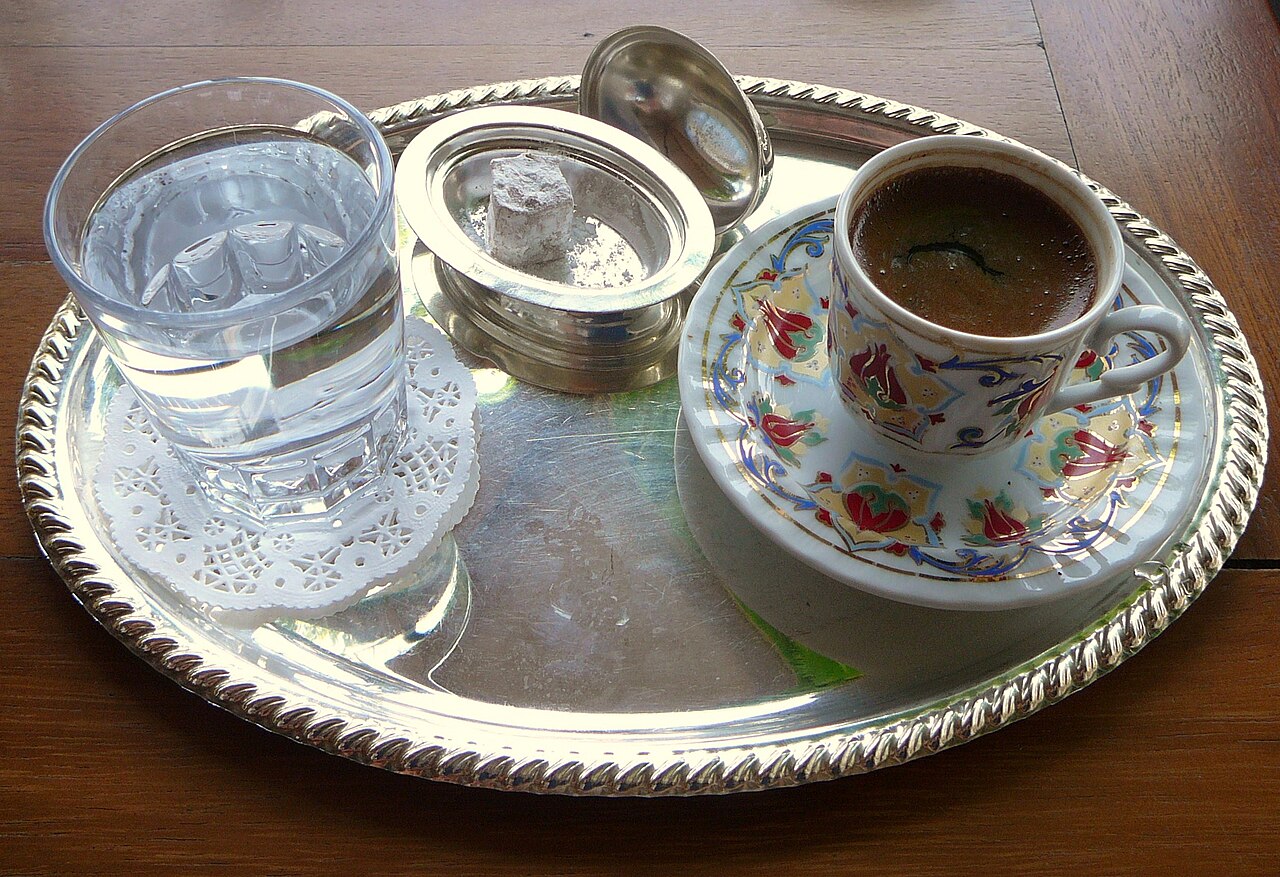 Cafés et salons de thé d'Istanbul : café turc, çay et narguilé