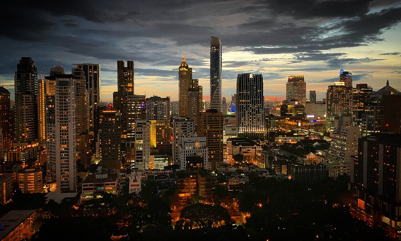 Bangkok la nuit : rooftops, bars, marchés de nuit et quartiers où sortir