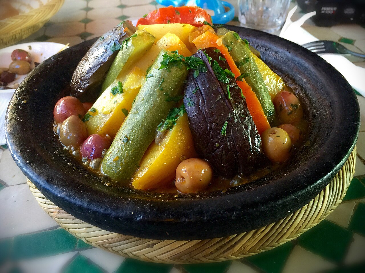 Cours de cuisine à Marrakech : déroulé, prix et meilleures écoles