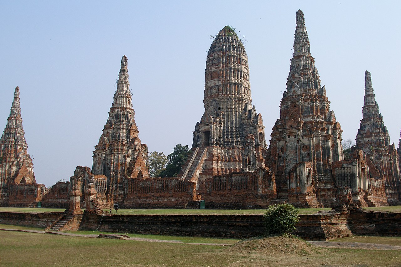 Les prangs du Wat Chaiwatthanaram, sur la rive ouest d'Ayutthaya